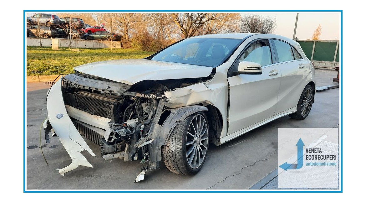 MERCEDES-BENZ Classe A W176 del 2015 parti usate e ricambi - Tipo Motore K9K