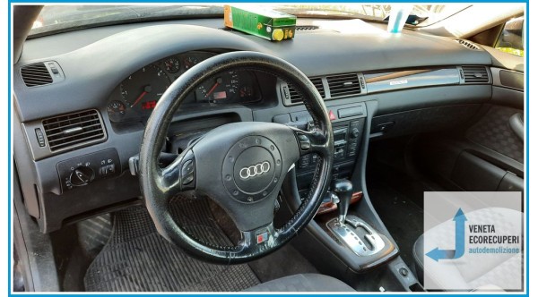 AUDI A6 4B del 2000 parti usate e ricambi - Tipo Motore AKE