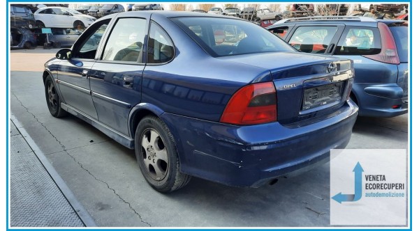 OPEL VECTRA J96 del 1999 parti usate e ricambi - Tipo Motore X16XEL