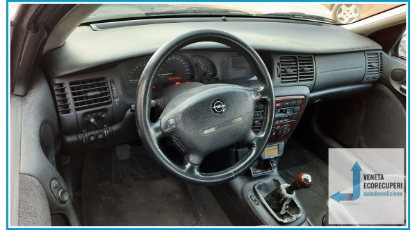OPEL VECTRA J96 del 1999 parti usate e ricambi - Tipo Motore X16XEL