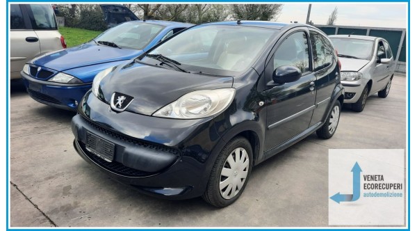 PEUGEOT 107  del 2008 parti usate e ricambi - Tipo Motore 1KR