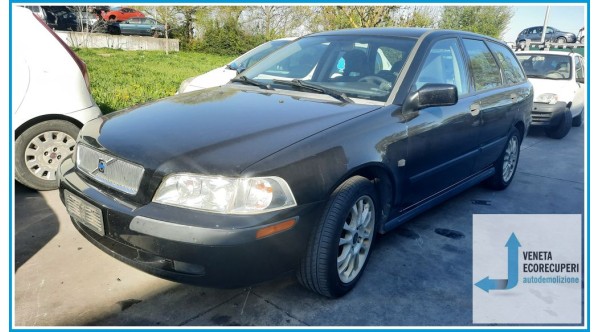 VOLVO V40  del 2002 parti usate e ricambi - Tipo Motore D4192T4