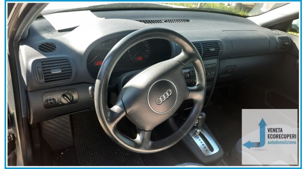 AUDI A3 8L del 2001 parti usate e ricambi - Tipo Motore AUM