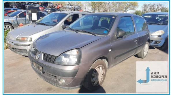 RENAULT CLIO 2a Serie  del 2003 parti usate e ricambi - Tipo Motore D4FB7