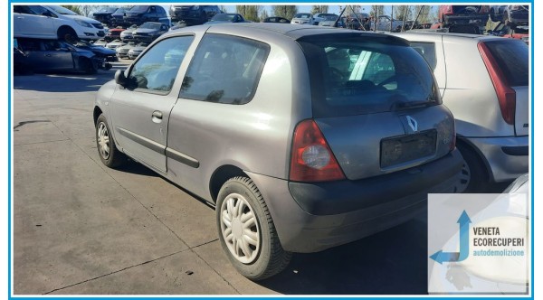RENAULT CLIO 2a Serie  del 2003 parti usate e ricambi - Tipo Motore D4FB7