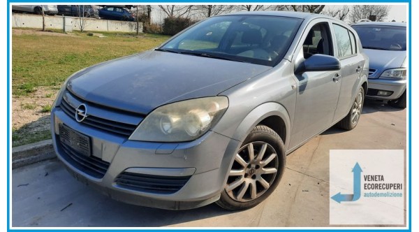 OPEL ASTRA A04 del 2004 parti usate e ricambi