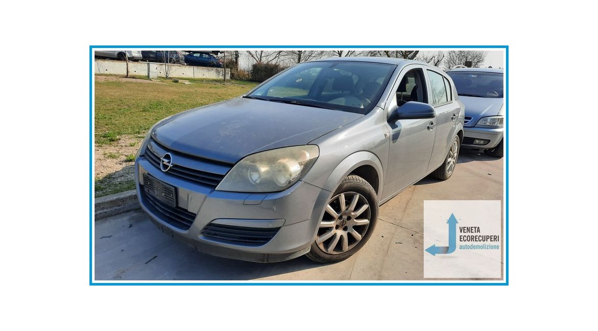 OPEL ASTRA A04 del 2004 parti usate e ricambi