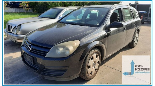 OPEL ASTRA A04 del 2005 parti usate e ricambi