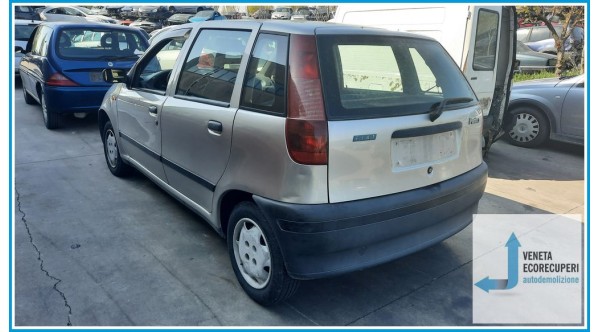 FIAT PUNTO 1a Serie  del 1998 parti usate e ricambi - Tipo Motore 176B2000