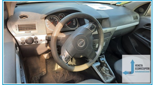 OPEL ASTRA A04 del 2005 parti usate e ricambi
