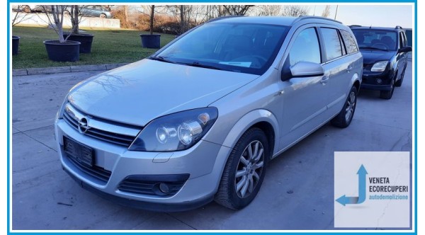 OPEL ASTRA A04 del 2007 parti usate e ricambi