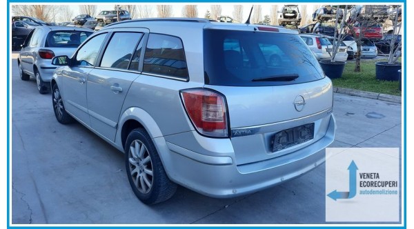 OPEL ASTRA A04 del 2007 parti usate e ricambi