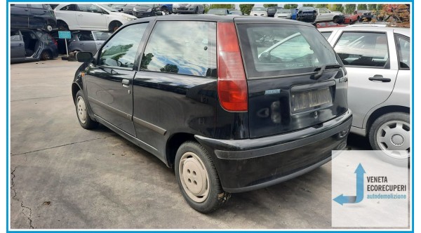 FIAT PUNTO 1a Serie  del 1995 parti usate e ricambi - Tipo Motore 176B2000