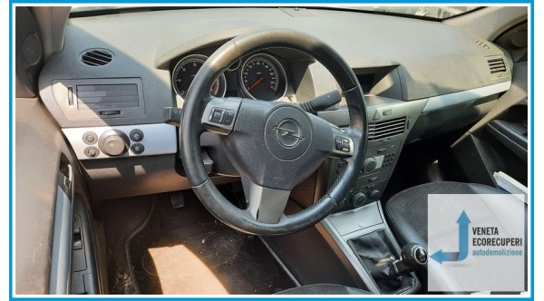 OPEL ASTRA A04 del 2007 parti usate e ricambi