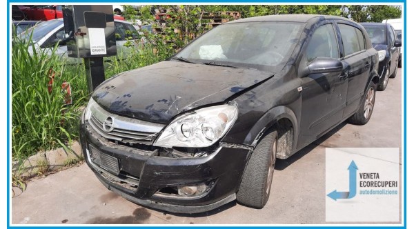 OPEL ASTRA A04 del 2009 parti usate e ricambi