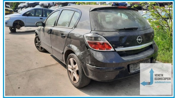OPEL ASTRA A04 del 2009 parti usate e ricambi