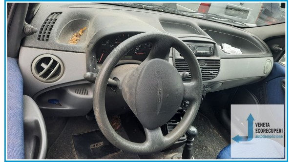 FIAT PUNTO 1N/1P del 2000 parti usate e ricambi - Tipo Motore 188A4000