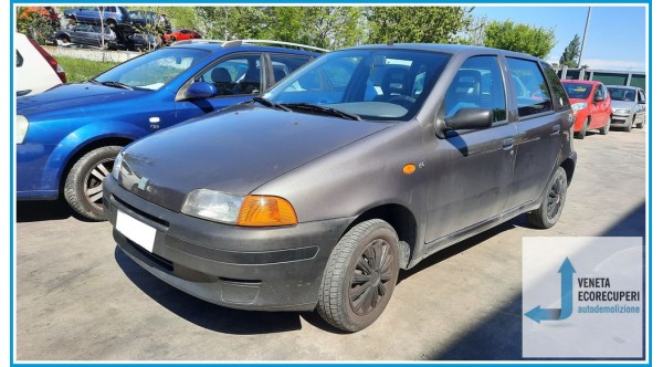 FIAT PUNTO 1a Serie  del 1999 parti usate e ricambi - Tipo Motore 176B4000