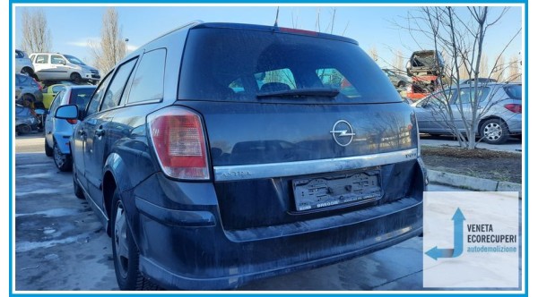OPEL ASTRA A04 del 2009 parti usate e ricambi