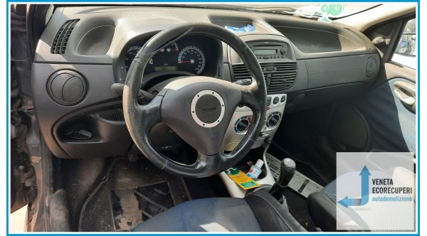 FIAT PUNTO 1N/1P del 2002 parti usate e ricambi - Tipo Motore 188A7000