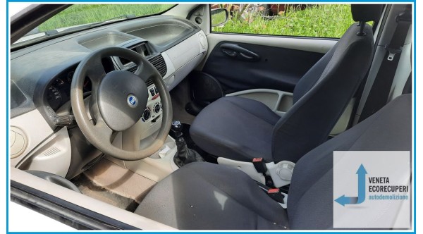 FIAT PUNTO 1N/1P del 2003 parti usate e ricambi - Tipo Motore 188A4000