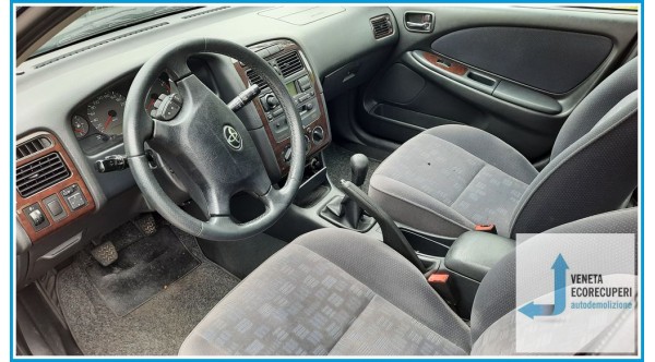 TOYOTA AVENSIS  del 2001 parti usate e ricambi - Tipo Motore 1ZZFE