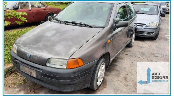 FIAT PUNTO 1a Serie  del 1997 parti usate e ricambi - Tipo Motore 176B2000