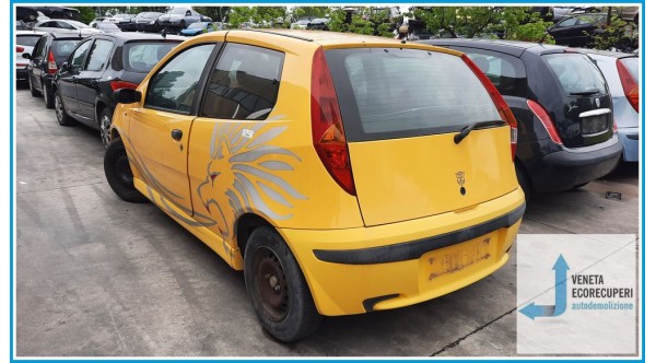 FIAT PUNTO 1N/1P del 2002 parti usate e ricambi - Tipo Motore 188A5000