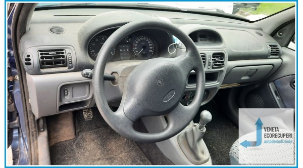 RENAULT CLIO 2a Serie del 2001 parti usate e ricambi - Tipo Motore D7FG7