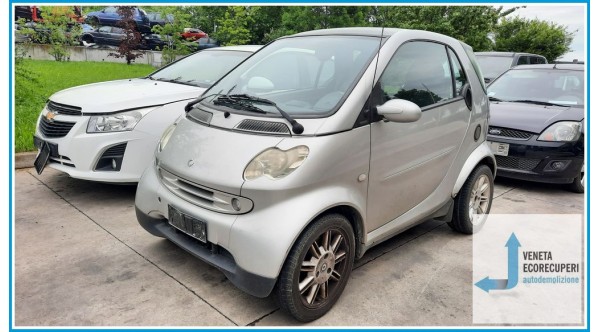 SMART COUPE' C450 del 2003 parti usate e ricambi - Tipo Motore 61