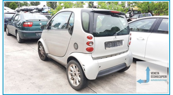 SMART COUPE' C450 del 2003 parti usate e ricambi - Tipo Motore 61