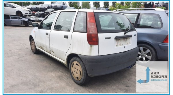 FIAT PUNTO 1a Serie del 1995 parti usate e ricambi - Tipo Motore 176B2000