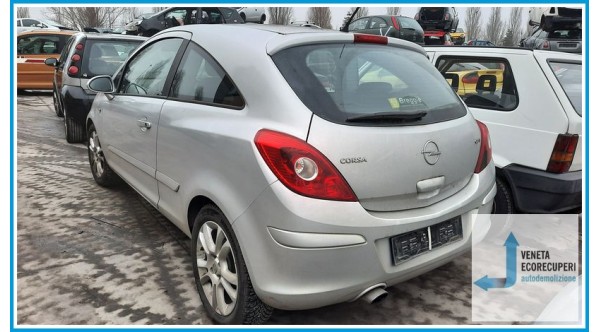 OPEL CORSA S07 del 2008 parti usate e ricambi