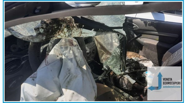 FORD FOCUS CAK del 2000 parti usate e ricambi - Tipo Motore FYDA