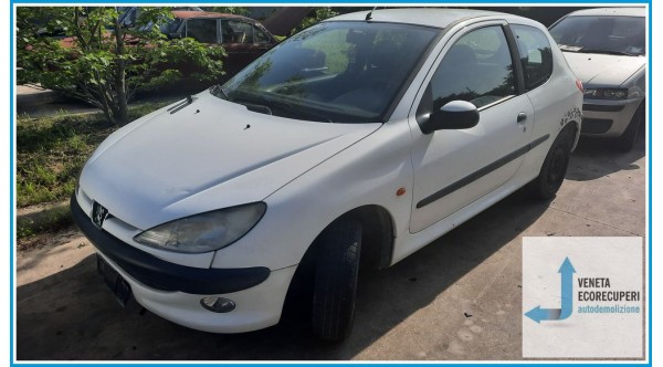 PEUGEOT 206 del 1999 parti usate e ricambi - Tipo Motore HFZ