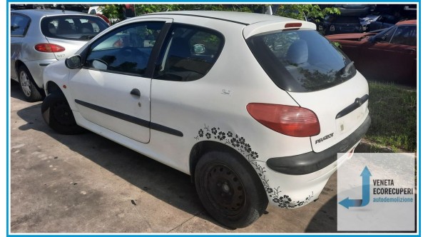 PEUGEOT 206 del 1999 parti usate e ricambi - Tipo Motore HFZ