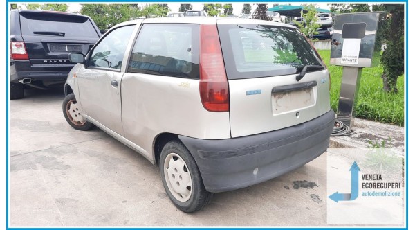 FIAT PUNTO 1a Serie del 1999 parti usate e ricambi - Tipo Motore 176B2000