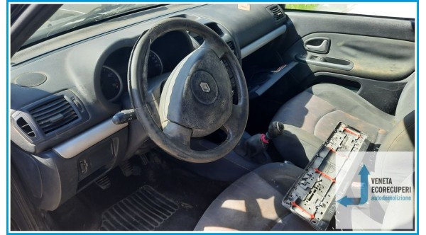 RENAULT CLIO 2a Serie del 2005 parti usate e ricambi - Tipo Motore K9KB7