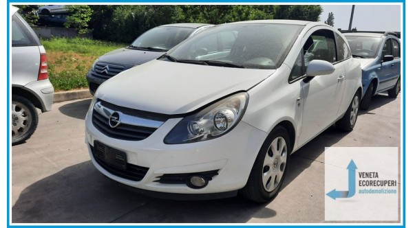 OPEL CORSA S07 del 2010 parti usate e ricambi