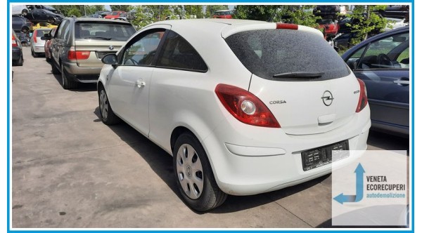 OPEL CORSA S07 del 2010 parti usate e ricambi