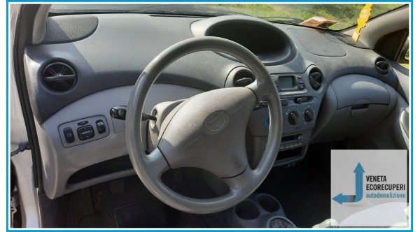 TOYOTA YARIS JPP del 1999 parti usate e ricambi - Tipo Motore 1SZFE