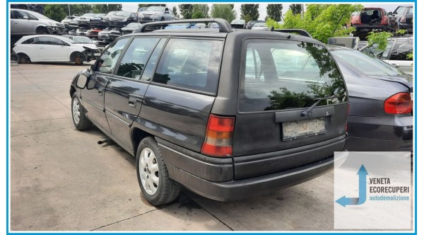 OPEL ASTRA T92 del 1997 parti usate e ricambi - Tipo Motore X17DT