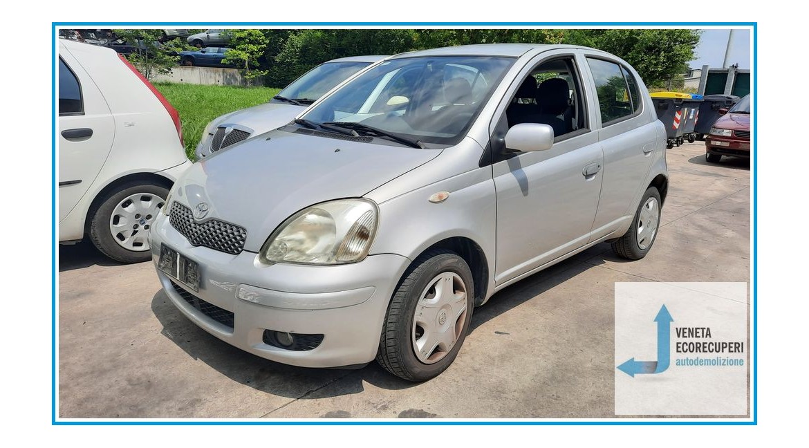 TOYOTA YARIS FRP del 2005...