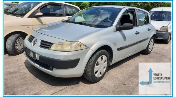 RENAULT MEGANE 2a Serie del 2004 parti usate e ricambi - Tipo Motore K9KD7