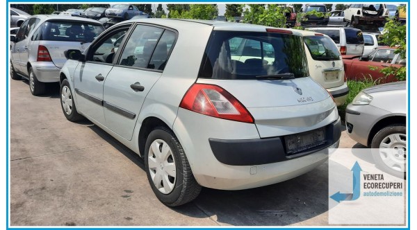 RENAULT MEGANE 2a Serie del 2004 parti usate e ricambi - Tipo Motore K9KD7