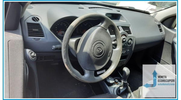 RENAULT MEGANE 2a Serie del 2004 parti usate e ricambi - Tipo Motore K9KD7