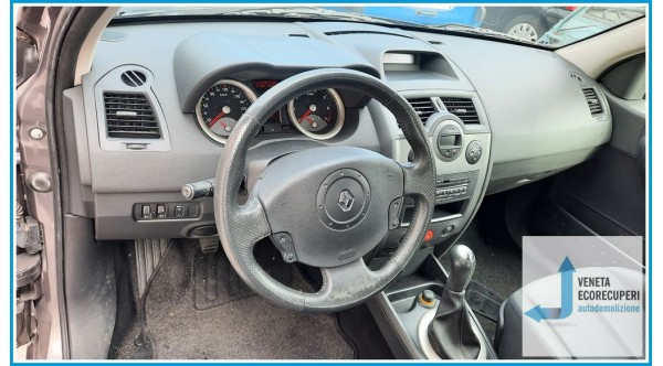 RENAULT MEGANE 2a Serie del 2005 parti usate e ricambi - Tipo Motore K4MT7