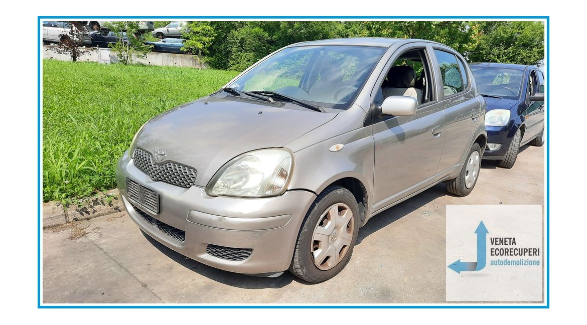 TOYOTA YARIS JPP del 2003...