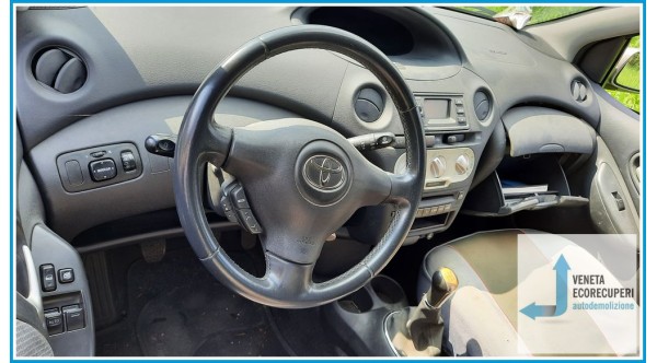 TOYOTA YARIS JPP del 2003 parti usate e ricambi - Tipo Motore 1SZFE