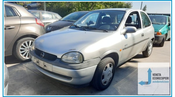 OPEL CORSA X01 del 2000 parti usate e ricambi